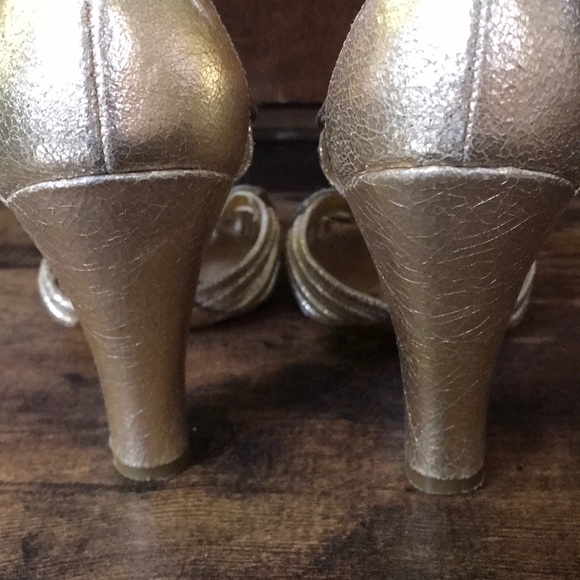 Tory Burch gold Distressed Shoes size 6 - Picture 12 of 12